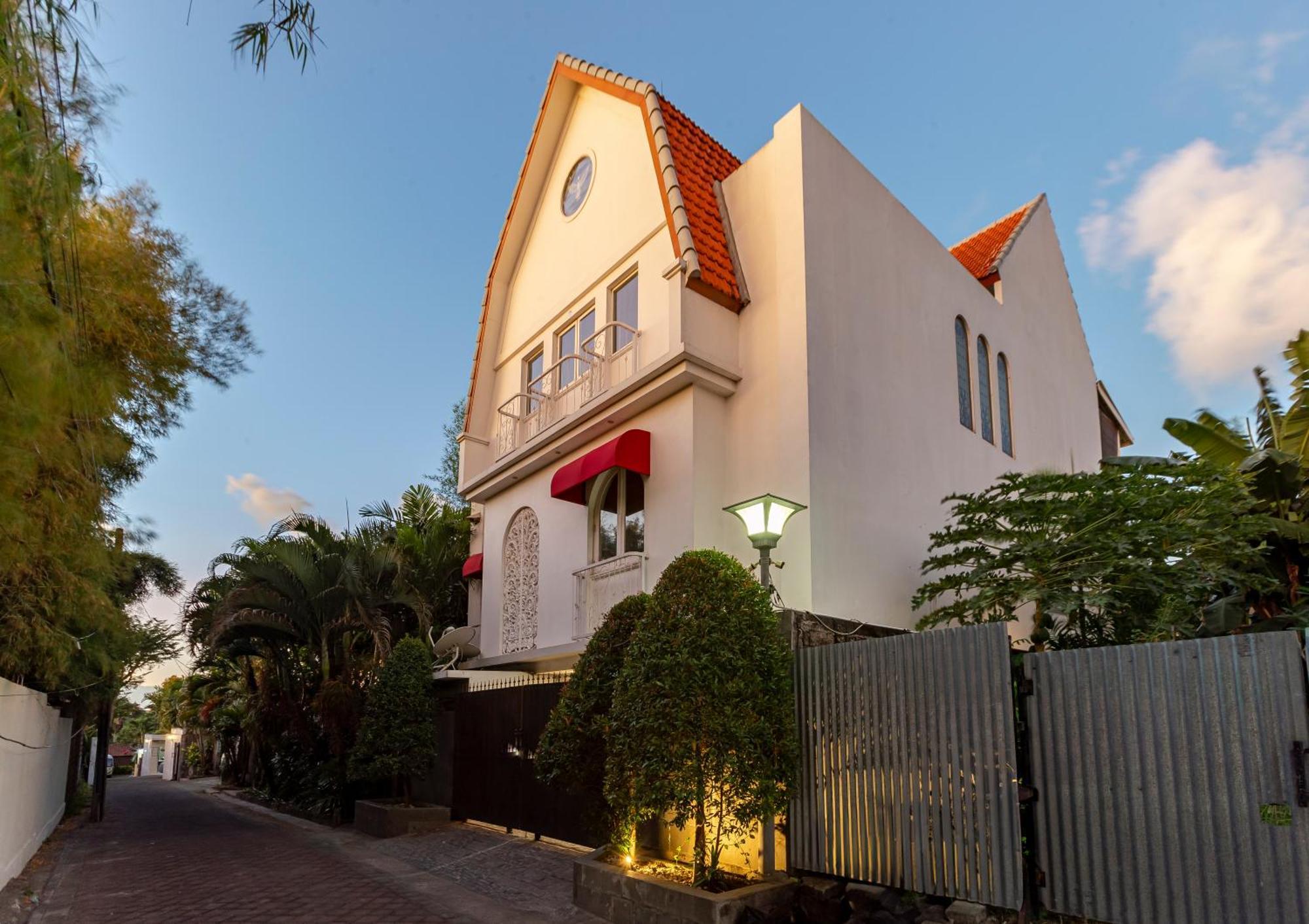 The Lavana Batavia Residence Umalas Семиняк Екстериор снимка